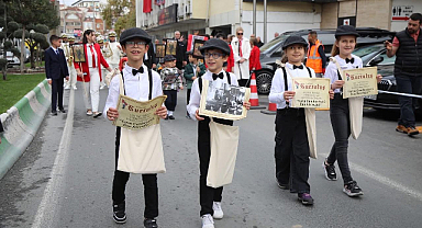Minik Ellerde, Büyük Cumhuriyet Aşkı…