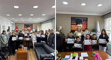 Miniklerden Cumhuriyet Şiir yarışması