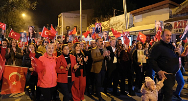 Uzunköprülüler Cumhuriyet Meydanına Akın Etti! Yaşasın Cumhuriyet!