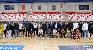 Başkan Bulut, Futsal Turnuvasında Gençlerin Heyecanına Ortak Oldu