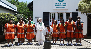 Emine Erdoğan, Güney Afrika'da Yunus Emre Enstitüsünü ziyaret etti