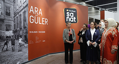 Emine Erdoğan, VakıfBank Sanat Galerisi'nin Açılışına Katıldı