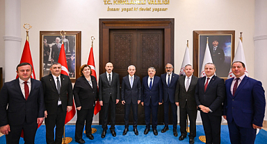 Vali Turan'dan Bugüne Özel Anlamlı Kabul