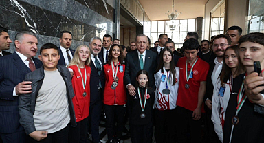 Vekil Sarıçam, Şampiyonları Cumhurbaşkanı Erdoğan ve Bakan Bak’la Buluşturdu