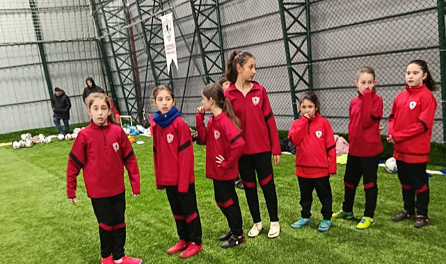 Çalhanoğlu Futbol Okulu ile Yıldızlar Daha Küçük Yaşta Parlıyor