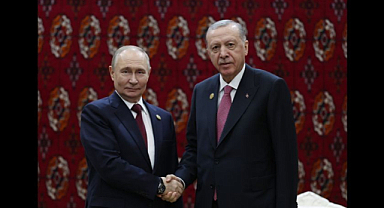 Cumhurbaşkanı Erdoğan, Putin ile Türkmenistan’da Görüştü