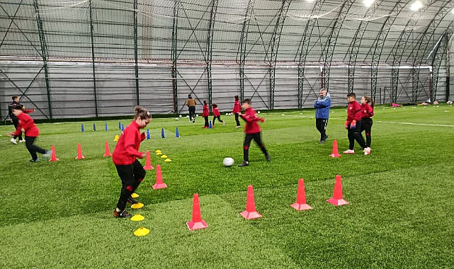 Geleceğin Yıldızlarını Kırklareli Çalhanoğlu Futbol Okulu Yetiştiriyor