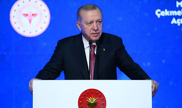 “İnsanı merkeze alan siyasetimizin en güzel örneklerinden biri sağlıktır”