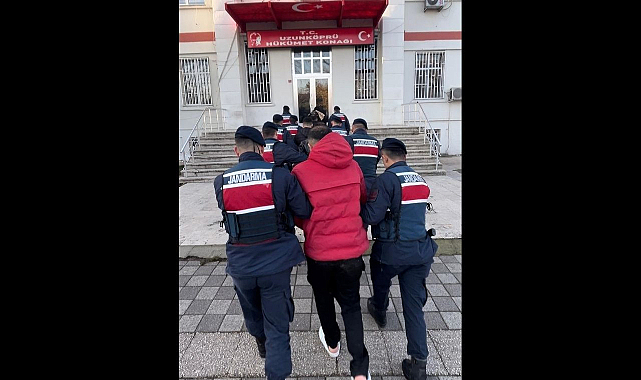 Kaçmaya Çalıştılar, Yine Uzunköprüde Yakalandılar...