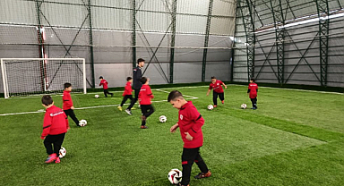 Kırklareli Çalhanoğlu Futbol Okulu’ndan Örnek Eğitim Modeli
