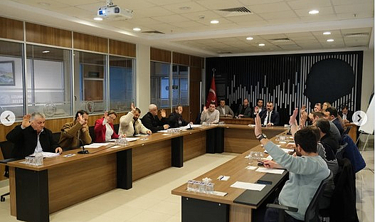 Uzunköprü Belediye Meclisi’nde Tansiyon Yükseldi