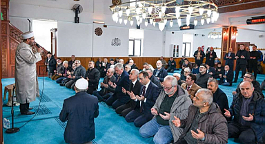 Ashab-ı Bedir Cami Kapılarını Açtı
