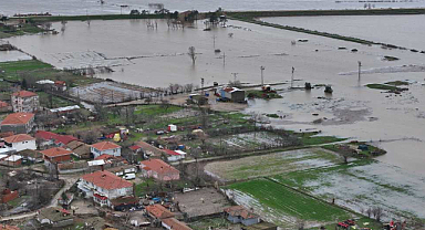 Kırmızı Alarm! Tunca Nehri Taştı, Tarlalar Göle Döndü