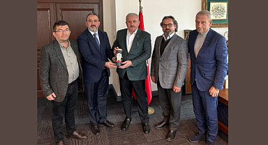 “Yüzde Yüz Yerli Hibrit Ayçiçek Tohumu” TBMM’de Sunuldu