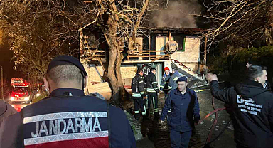 Ahşap Evde Feci Yangın! 1 Kişi Hayatını Kaybetti...