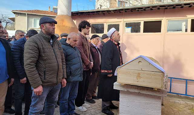 Ateş Düştüğü Yeri Yaktı! Esmeray Avcı'nın Kardeşi Gözyaşlarıya Uğurlandı...