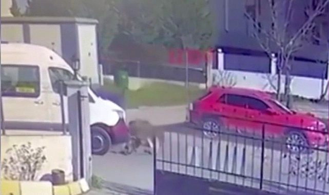 Feci Kaza! Motosiklet Ve Okul Servisi Çarpıştı..