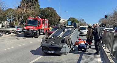 Feci Kaza Otomobil Bariyerlere Çarptı, 1 Yaralı