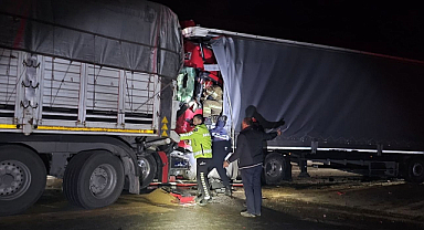 Feci Kaza! Tır Şoförü Araçta Can Verdi!