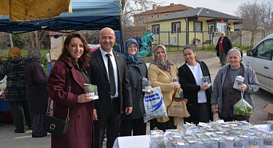 Kavaklı'da Kadınlar Gününe Çiçekli Kutlama