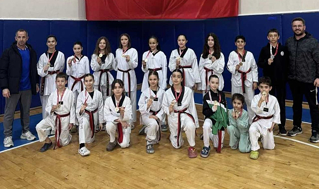Kırklareli'neTaekwondo Şampiyonasında Madalya Yağmuru