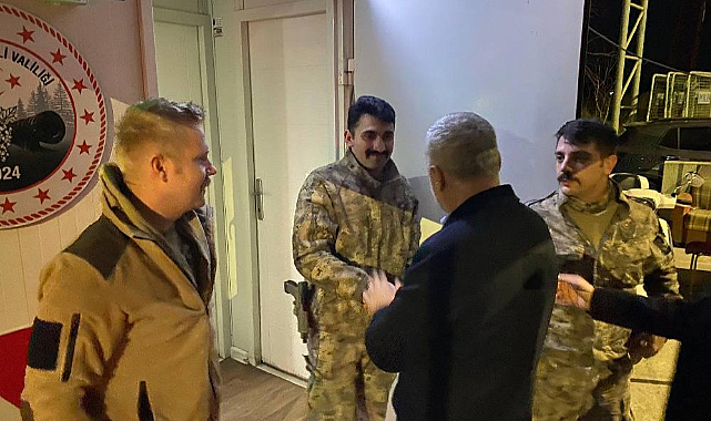 Milletvekili Sarıçam Bayramda Görev Başındaki Polisleri Unutmadı