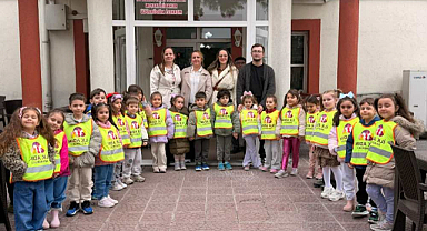 Minik Kalplerden Huzurevine Büyük Ziyaret
