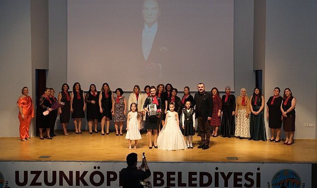 Uzunköprü'de El Emeği Moda Rüzgarı