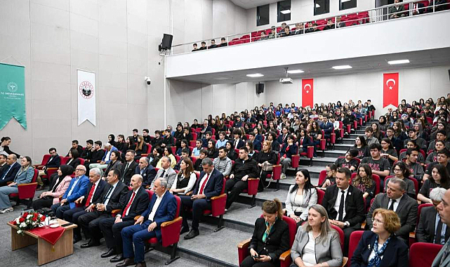  Lise Öğrencilerine Zarafet ve Nezaket Eğitimi 