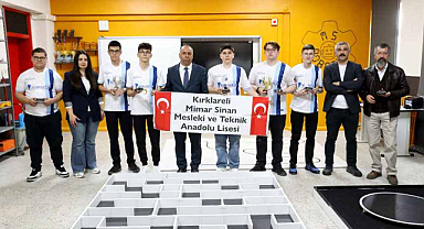Kırklareli’nin Genç Dahileri'nden Robot Olimpiyatlarında Çifte Başarı