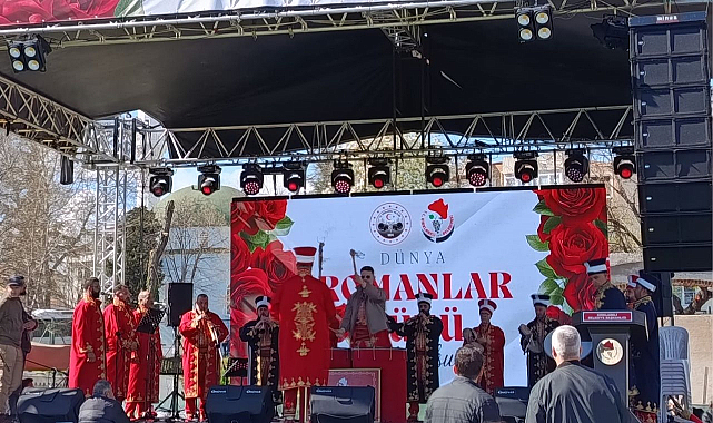 Millet Bahçesi’nde Romanlar Günü Renkli Görüntülere Sahne Oluyor…