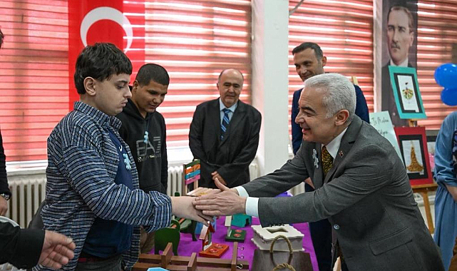 Özel Öğrencilerden Özel Sergi