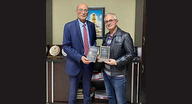Emekli Öğretmen'den Müdür Akdemir'e Anlamlı Ziyaret