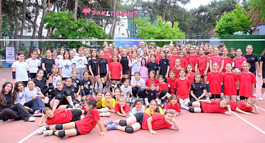 Kakava Festivalinde Spor Rüzgarı! Genç Voleybolcular Sahada Parladı