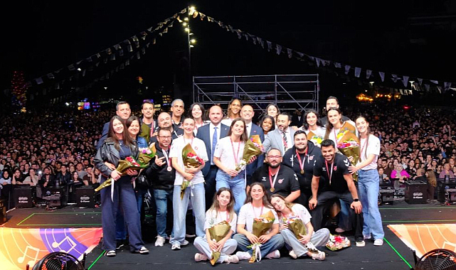 Kırklareli’nin Gururu FBO Kadın Basketbol Takımına Festivalde Onur Töreni