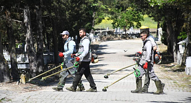 Lüleburgaz'da Mezarlıklar Bayrama Hazırlanıyor