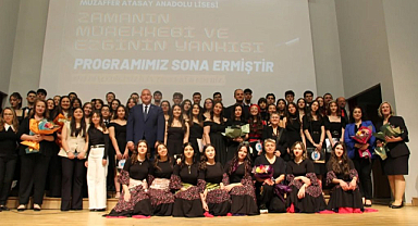 Uzunköprü’de Öğrenciler Sahne Performanslarıyla Beğeni Topladı