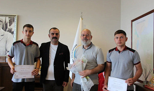Başkan Ediz Martin TÜBİTAK Ödüllü Gençleri Makamında Ağırladı!