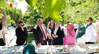 İnece'de El Emeği Göz Nuru Eserler Görücüye Çıktı