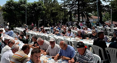 Kaynarca Halkı Yağmur ve Şükür Duasında Buluştu