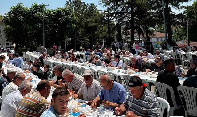 Kaynarca Halkı Yağmur ve Şükür Duasında Buluştu