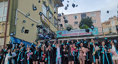 Kırklareli Atatürk Anadolu Lisesi 2026 Yılı Mezunlarını Verdi! 