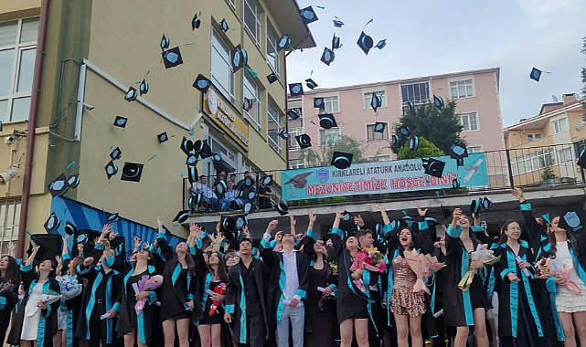 Kırklareli Atatürk Anadolu Lisesi 2026 Yılı Mezunlarını Verdi! 