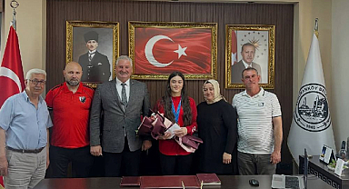 Uzunköprü’nün Altın Kızından Başkan Hoşgör’e Ziyaret
