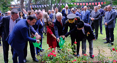 Kırklareli'nde 15 Temmuz Şehitleri İçin 253 Gül Fidanı Toprakla Buluştu
