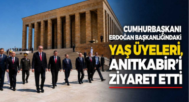 Cumhurbaşkanı Erdoğan Başkanlığındaki YAŞ Üyeleri, Anıtkabir'i Ziyaret Etti
