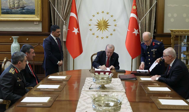 Cumhurbaşkanı Erdoğan, Yüksek Askerî Şûra Kararlarını İmzaladı