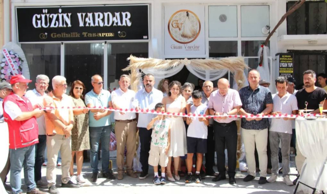 Ödüllü Tasarımcı Güzin Vardar Uzunköprü'de Gelinlik Tasarım Merkezi'ni Açtı