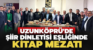Uzunköprü'de Şiir Dinletisi Eşliğinde Kitap Mezatı